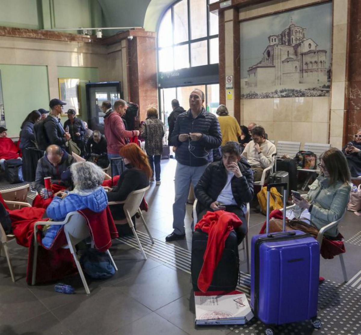 Con luz pero sin cama: odisea de los viajeros gallegos en Zamora