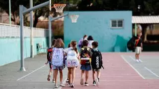 «Con dos hijos es demasiado»: el precio del comedor escolar aprieta a las familias de Ibiza y Formentera