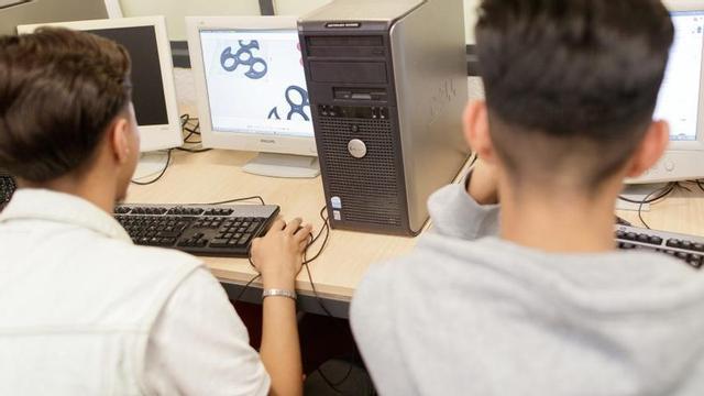 Alumnado de informática. | E. P.
