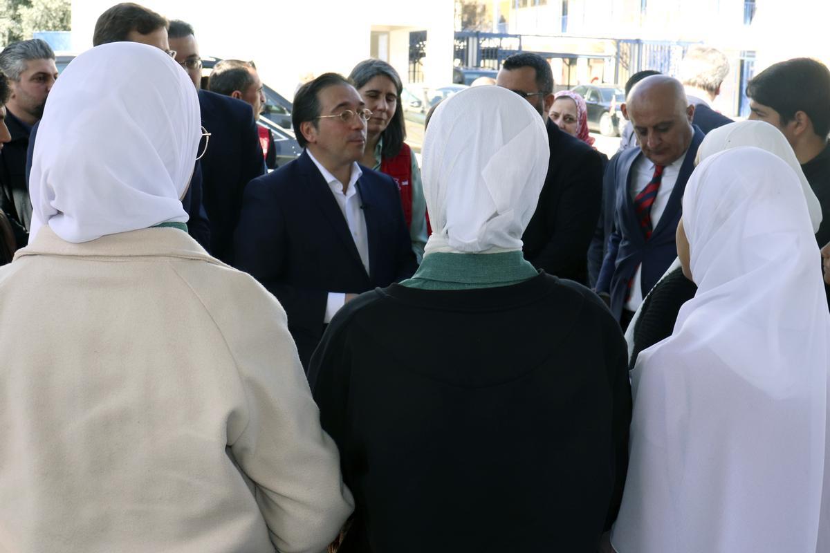 El ministro de Exteriores, José Manuel Albares, visita Jordania para impulsar el alto el fuego en Gaza