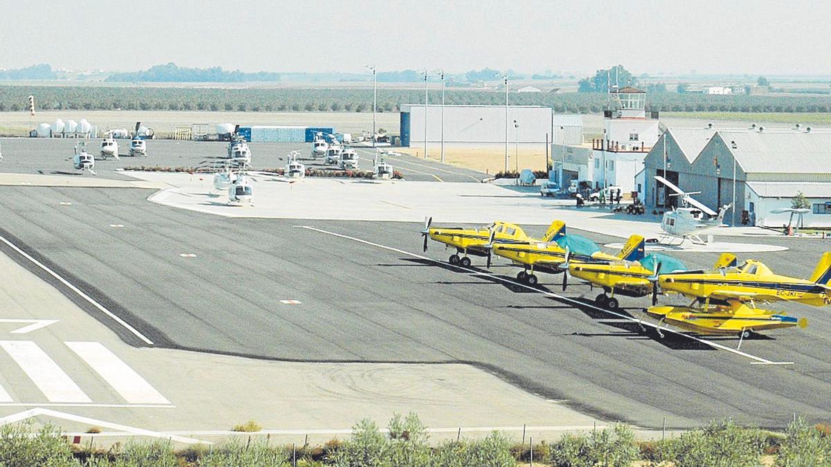 La compañía realiza todo tipo de trabajos aéreos con aviones y helicópteros.