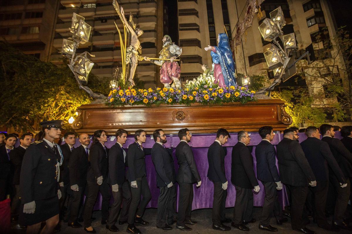 Procesión nocturna de la Hermandad Penitencial Stabat Mater en el Martes Santo de Alicante
