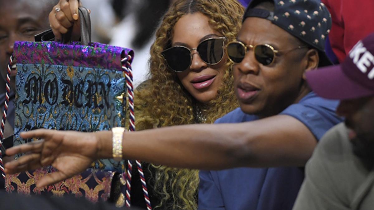 Beyoncé y Jay-Z asisten a un partido de baloncesto