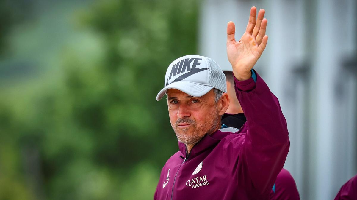 Luis Enrique, en una sesión de entrenamiento con el PSG