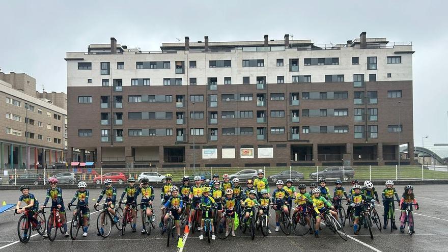 La Escuela de Ciclismo Viella bate récord de inscritos y vive un gran momento: "Este deporte aporta mucha libertad y fomenta el compañerismo"