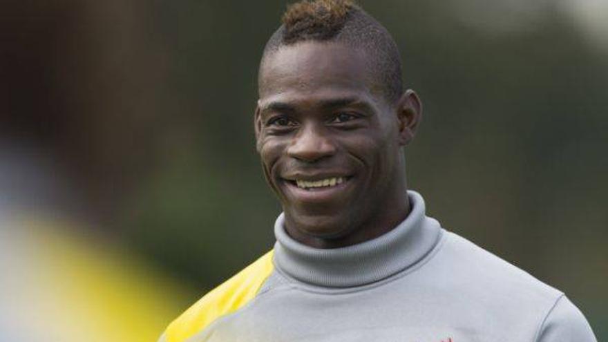 Balotelli la lía en Instagram con un mensaje xenófobo sobre Super Mario