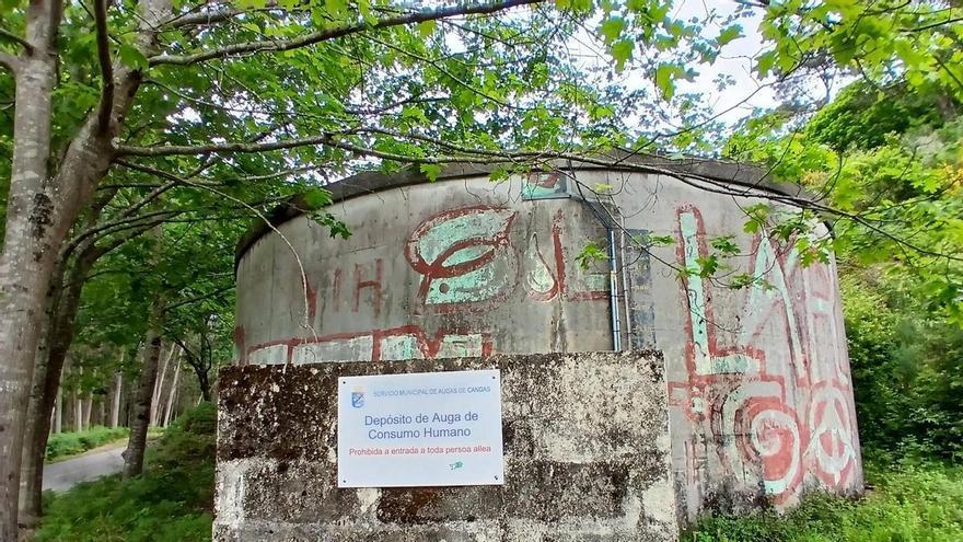 La proliferación de proyectos turísticos en O Hío y Aldán pone en peligro la presión del agua en las zonas más alejadas de los bombeos