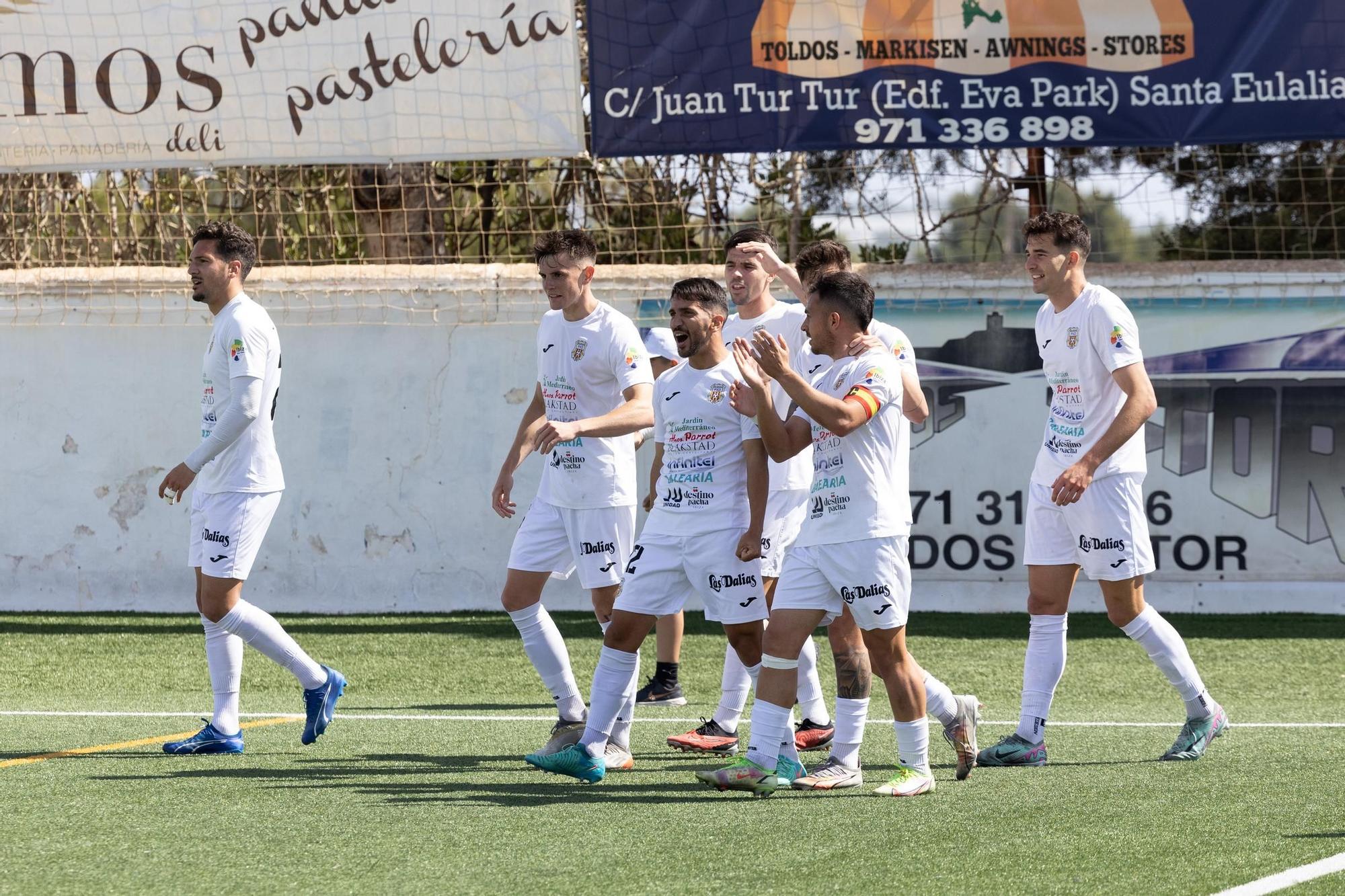 Los jugadores de la Peña Deportiva celebran un gol en una imagen de archivo