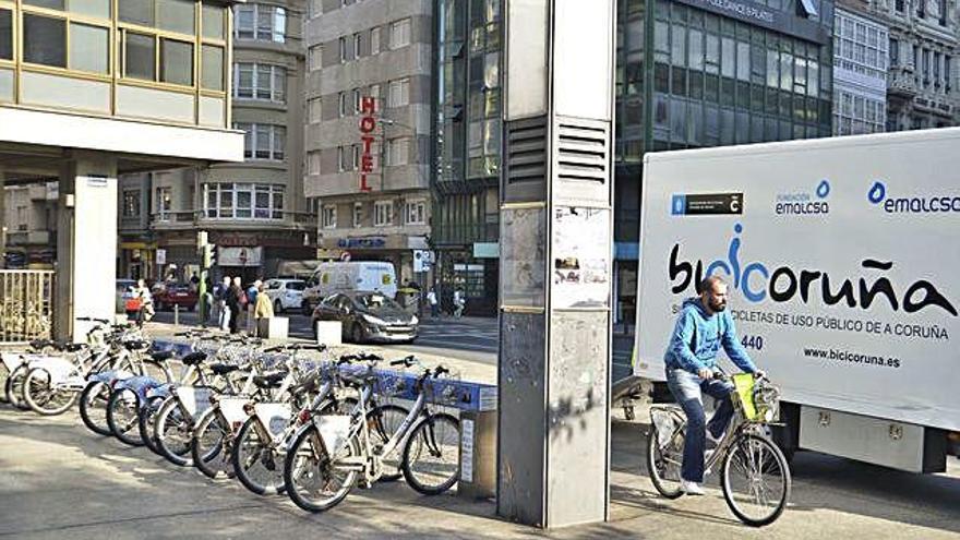 Estación de Bicicoruña en la plaza de Pontevedra.