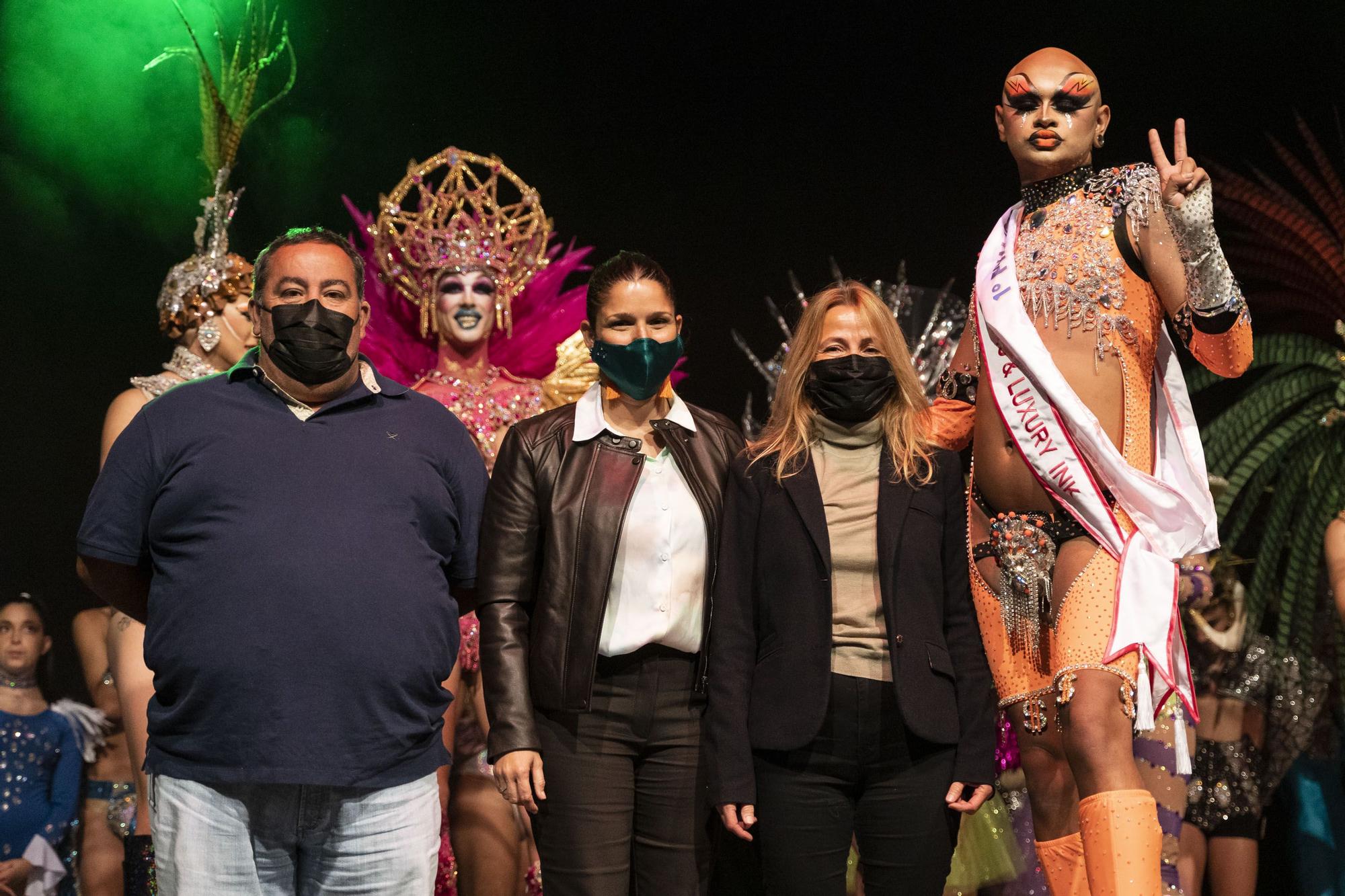 Hefesto, primer finalista con los ediles Víctor Gutiérrez, Tania Alonso y Consuelo Díaz.