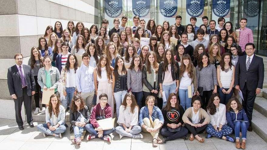 Las fundaciones Amancio Ortega y Barrié entregan las credenciales de sus becas High School