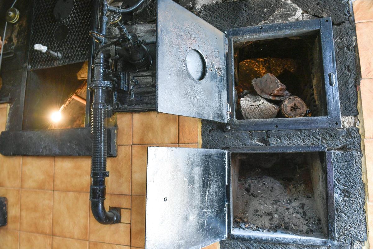 Antonio Vicente, panadero de Fataga, se jubila