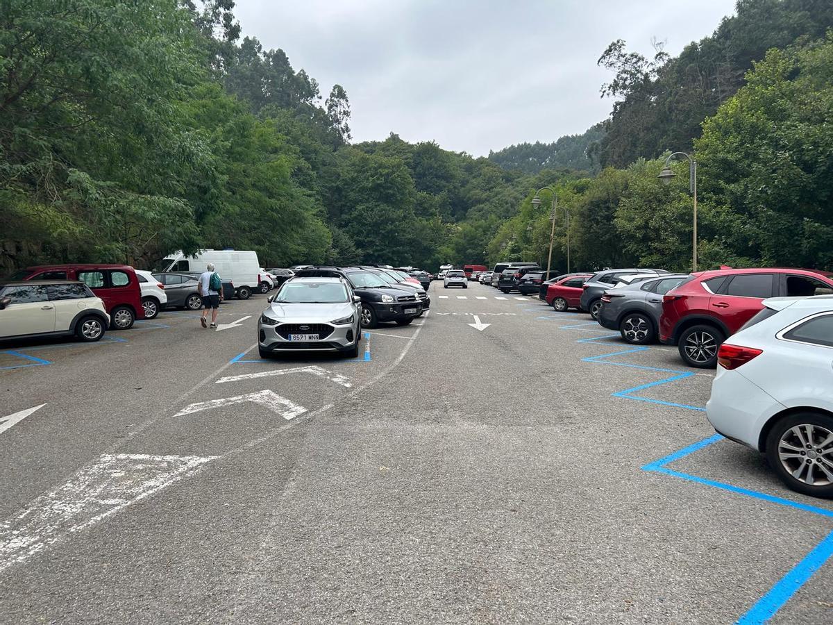 EN IMÁGENES: Valoraciones en Tazones del nuevo aparcamiento de pago y las cámaras para regular el acceso al casco histórico