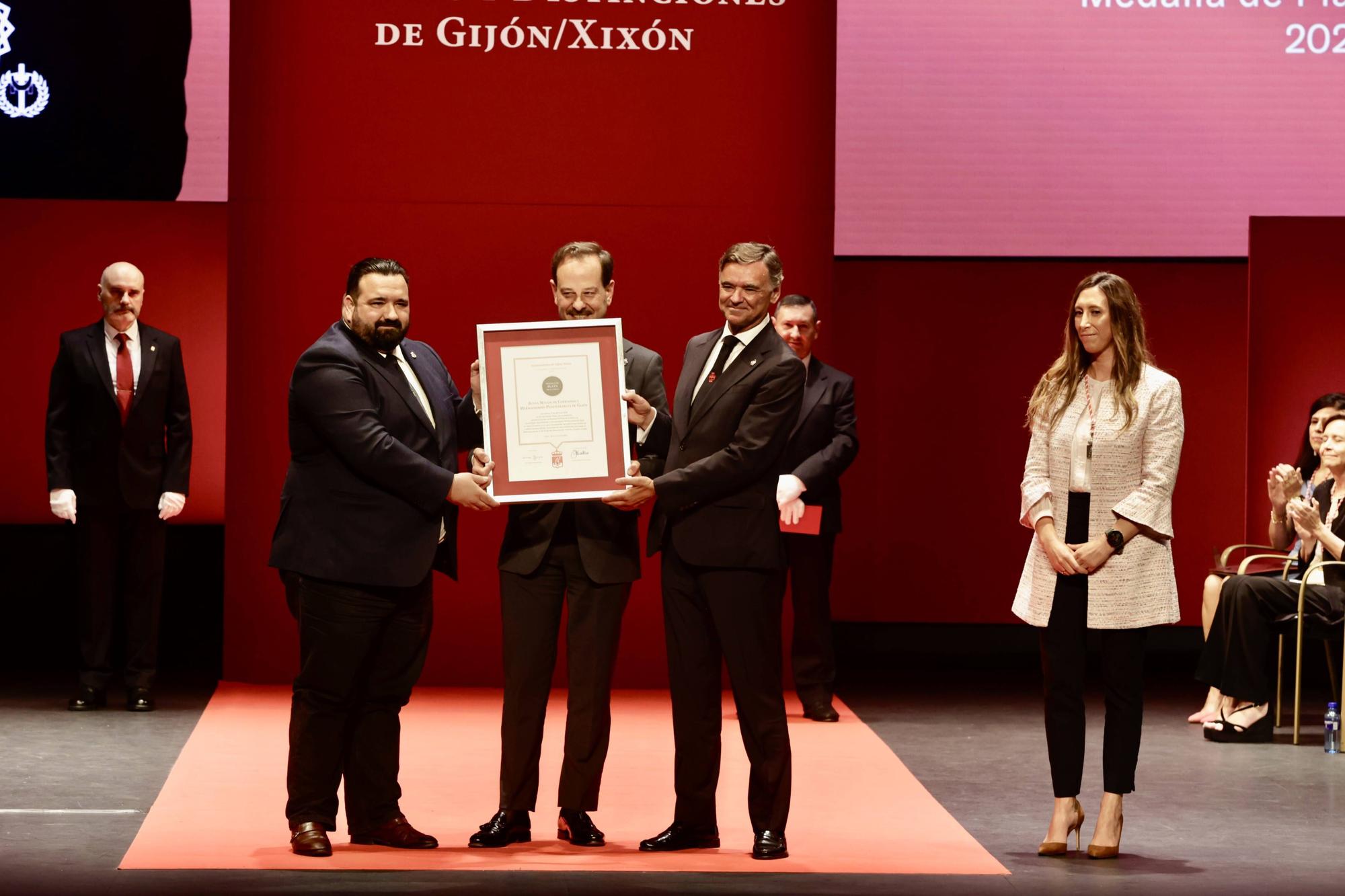 Entrega de las medallas de la ciudad de Gijón