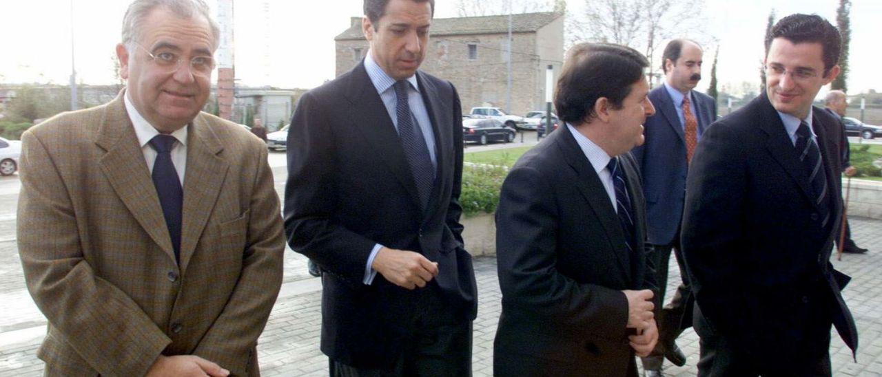 Cotino y Zaplana en una imagen de 2001, año en el que el primero viajó a Luxemburgo.