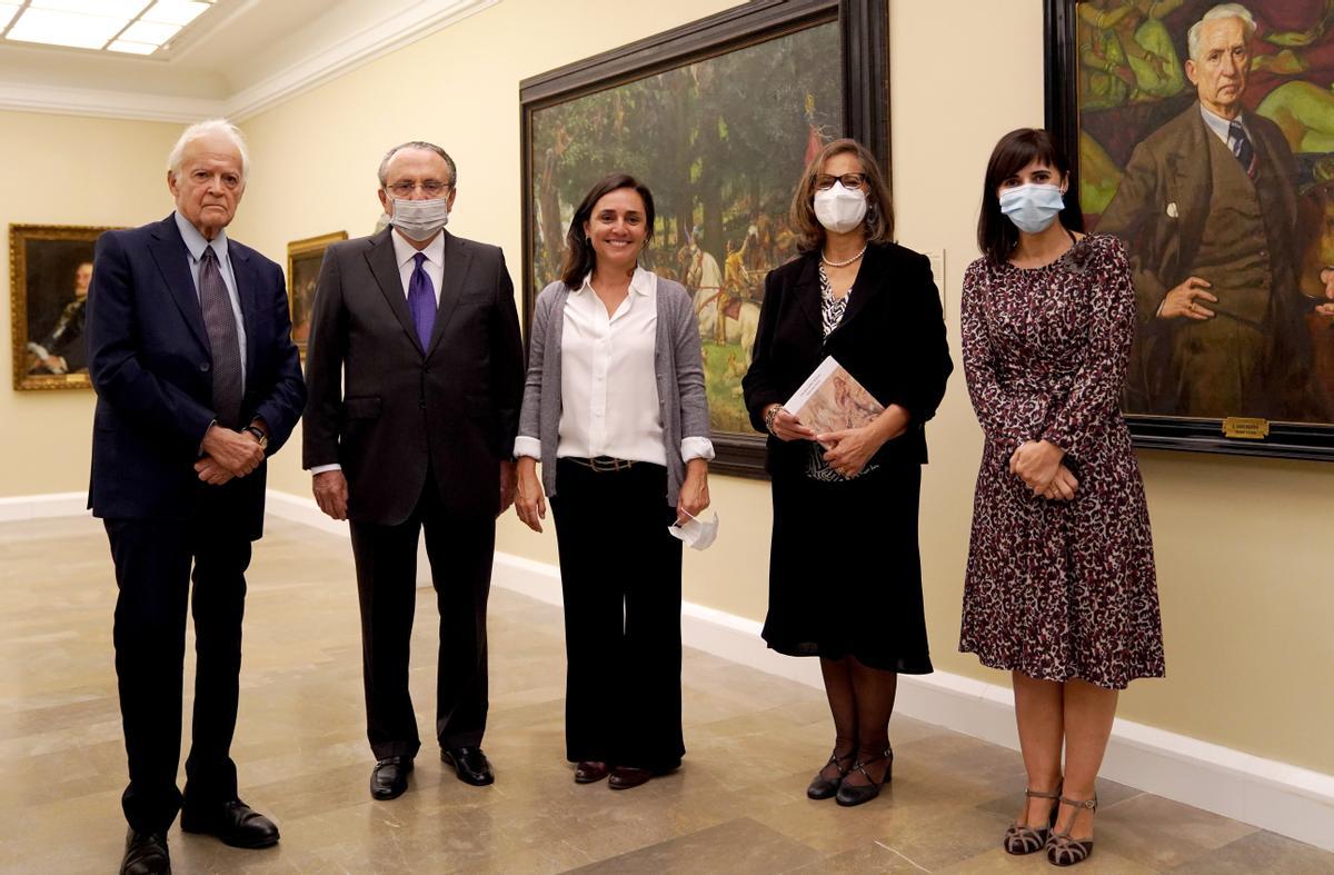 De izquierda a derecha: Matías Díaz Padrón, presidente de Honor del Instituto Moll; Javier Moll de Miguel, presidente de Prensa Ibérica; Arantxa Moll Sarasola, responsable del Instituto Moll; Magdala García Sánchez, responsable de coordinar la edición del libro y Ana Diéguez-Rodríguez, directora del Instituto Moll.