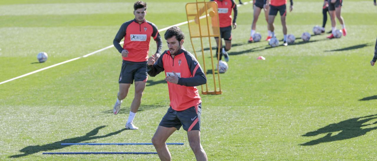 Marc Valiente, durante el entrenamiento de ayer en Mareo