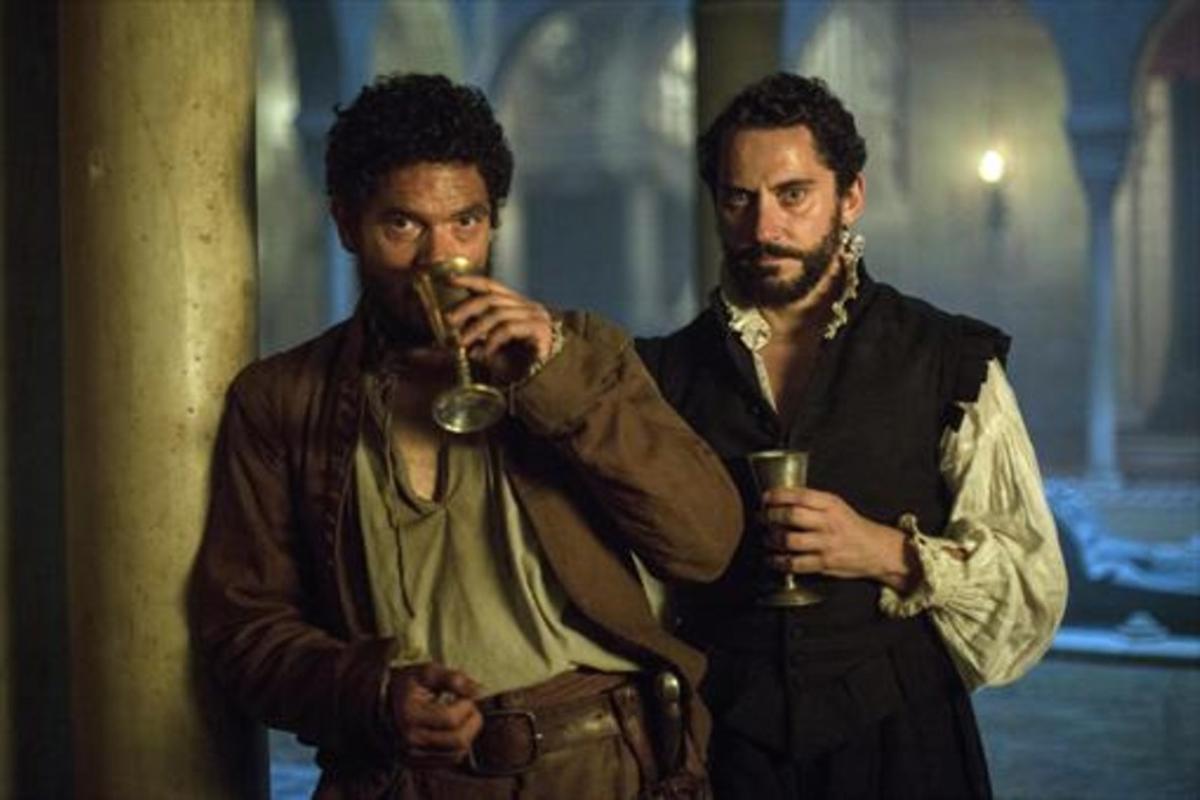 Pablo Molinero (izquierda) y Paco León, en un fotograma de 'La peste'.