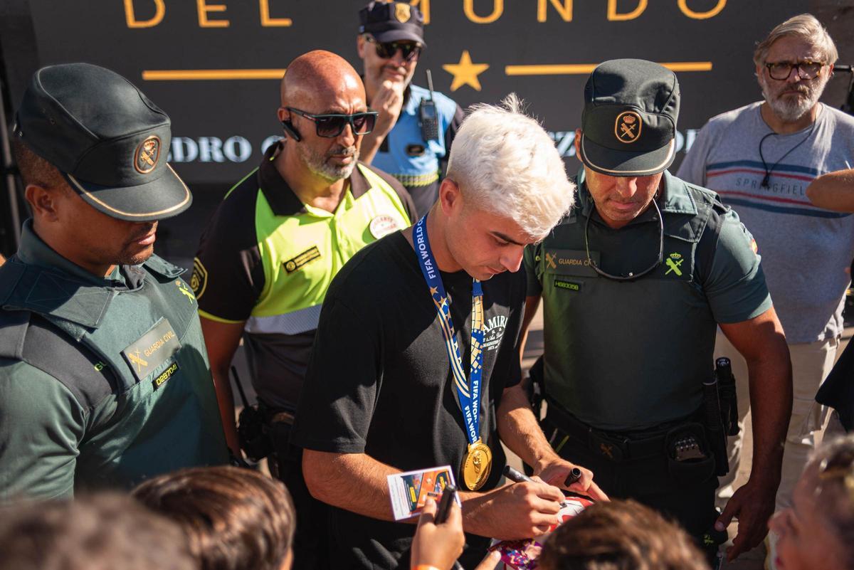 Así fue el recibimiento de Pedri en Tegueste