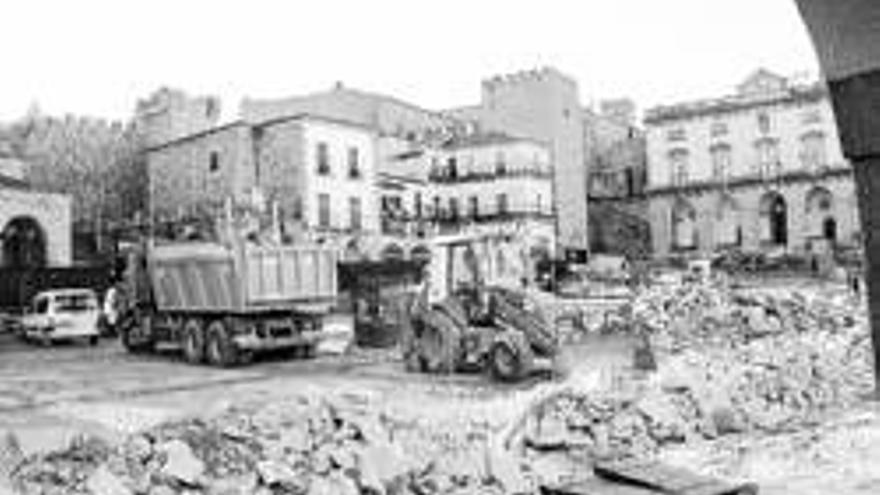 El ayuntamiento hará &quot;una gran fiesta&quot; para reabrir la plaza Mayor