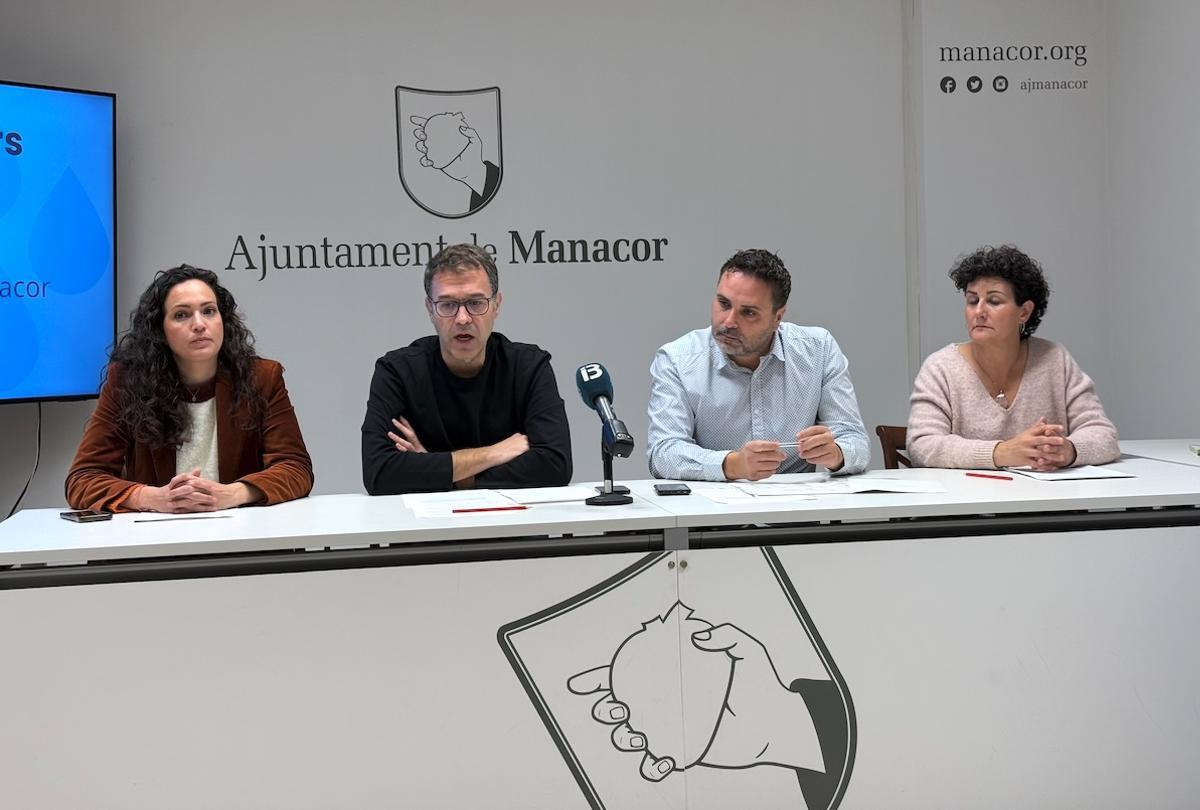 Un momento de la rueda de prensa para presentar las nuevas tarifas del agua.