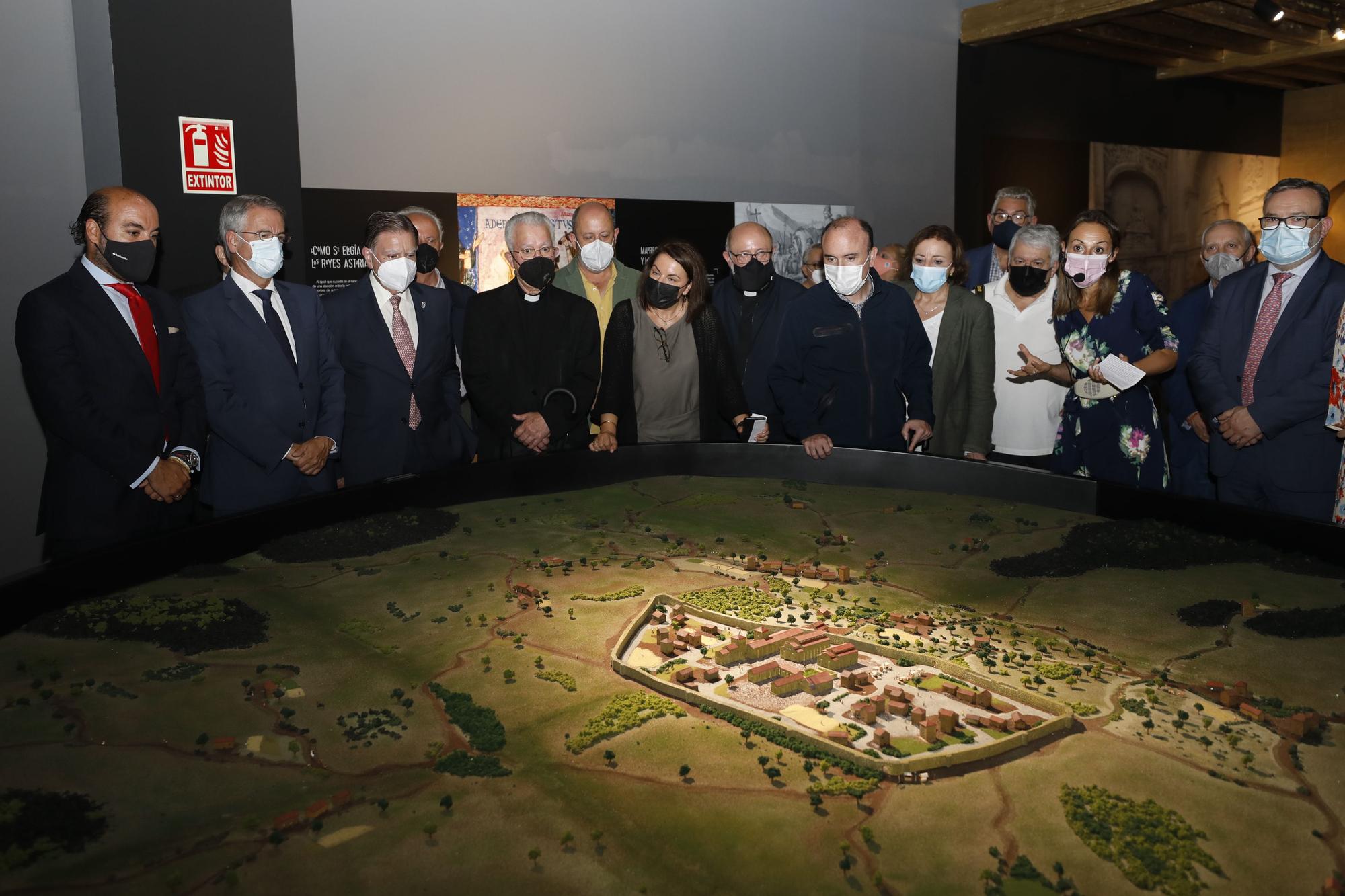 LA NUEVA ESPAÑA inaugura la gran exposición sobre el origen del Camino Primitivo