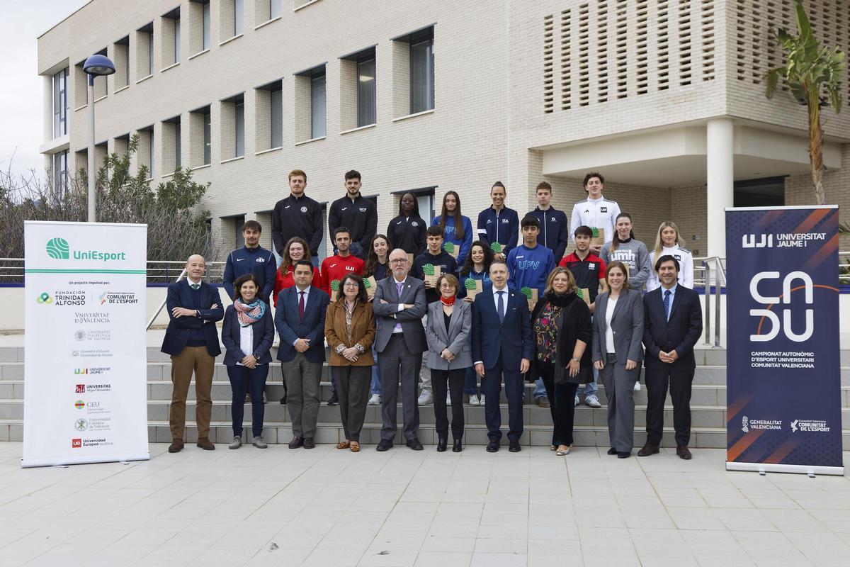 Firma del convenio de colaboración UniEsport.