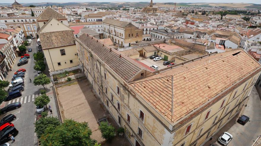 Inmueble de la antigua Zona militar, junto a la plaza de La Trinidad.