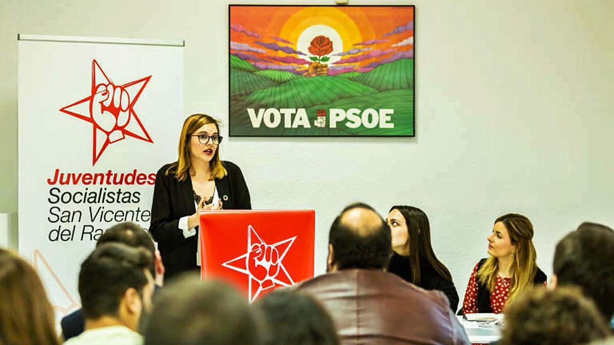La exjefa de Prensa, Ana López, en un acto como presidenta de las Juventudes Socialistas.