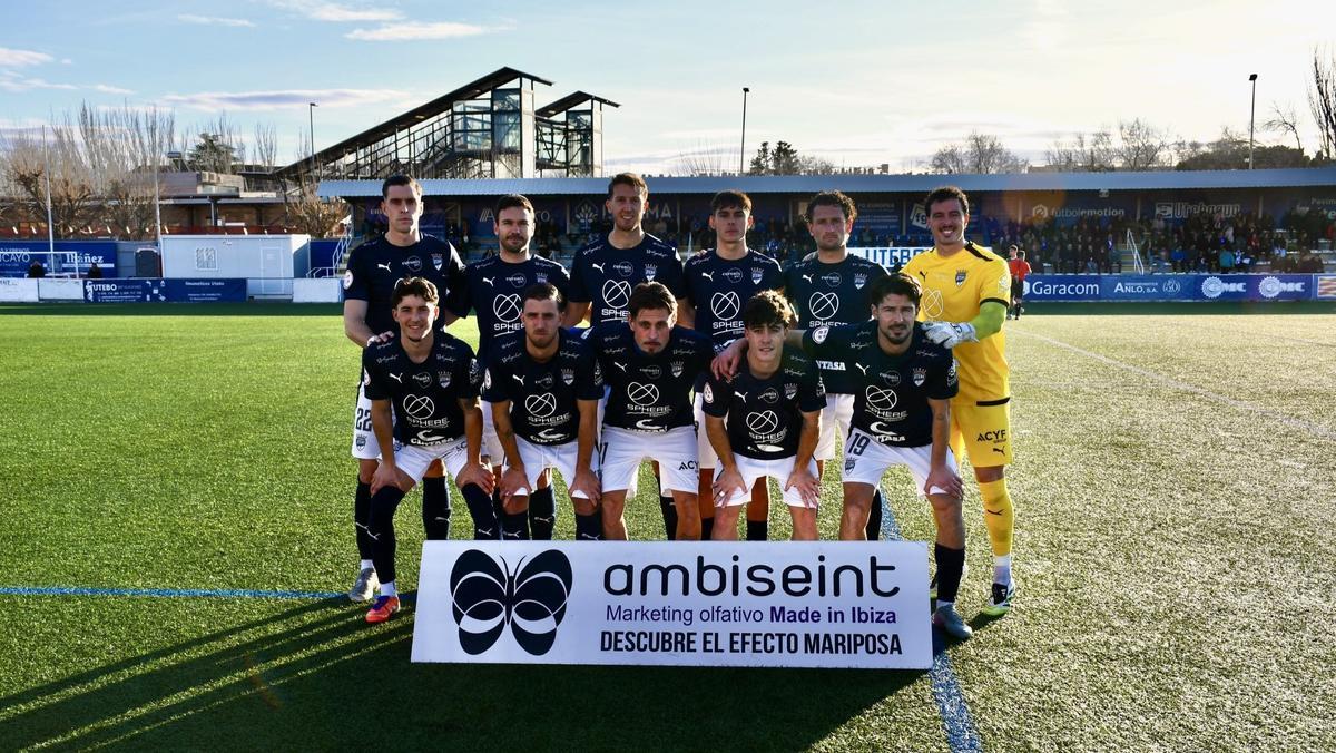 Los jugadores del Utebo, antes de un partido esta temporada en Santa Ana.