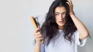 Despídete para siempre de la caspa, los piojos o la caída del pelo con el truco del laurel: así funciona