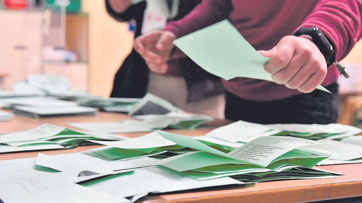 Recuento de votos en las elecciones andaluzas del 2 de diciembre de 2018.