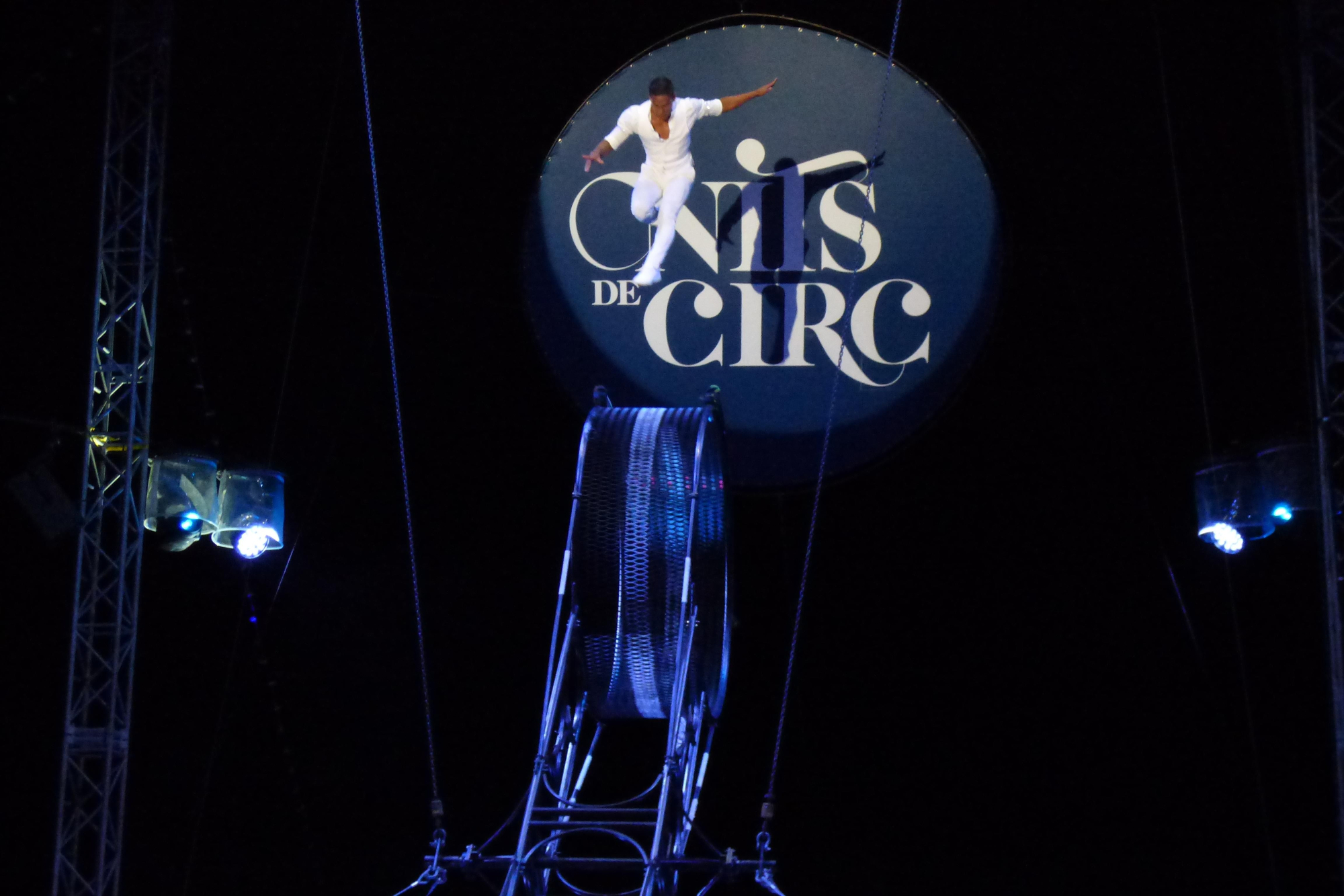 Els artistes volen sota les estrelles de Nits de Circ