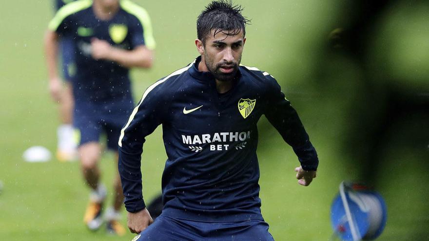 Michael Santos, en un entrenamiento con el Málaga CF.