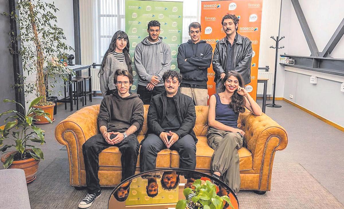 Los participantes en la última edición del FilmLab. De izquierda a derecha, de pie, Mónica Arnanz, Álvaro Amas, Luis Iglesias y Lucas Sellán, y sentados, Jorge Bazo, Nacho Carmona y Maryam Harandi