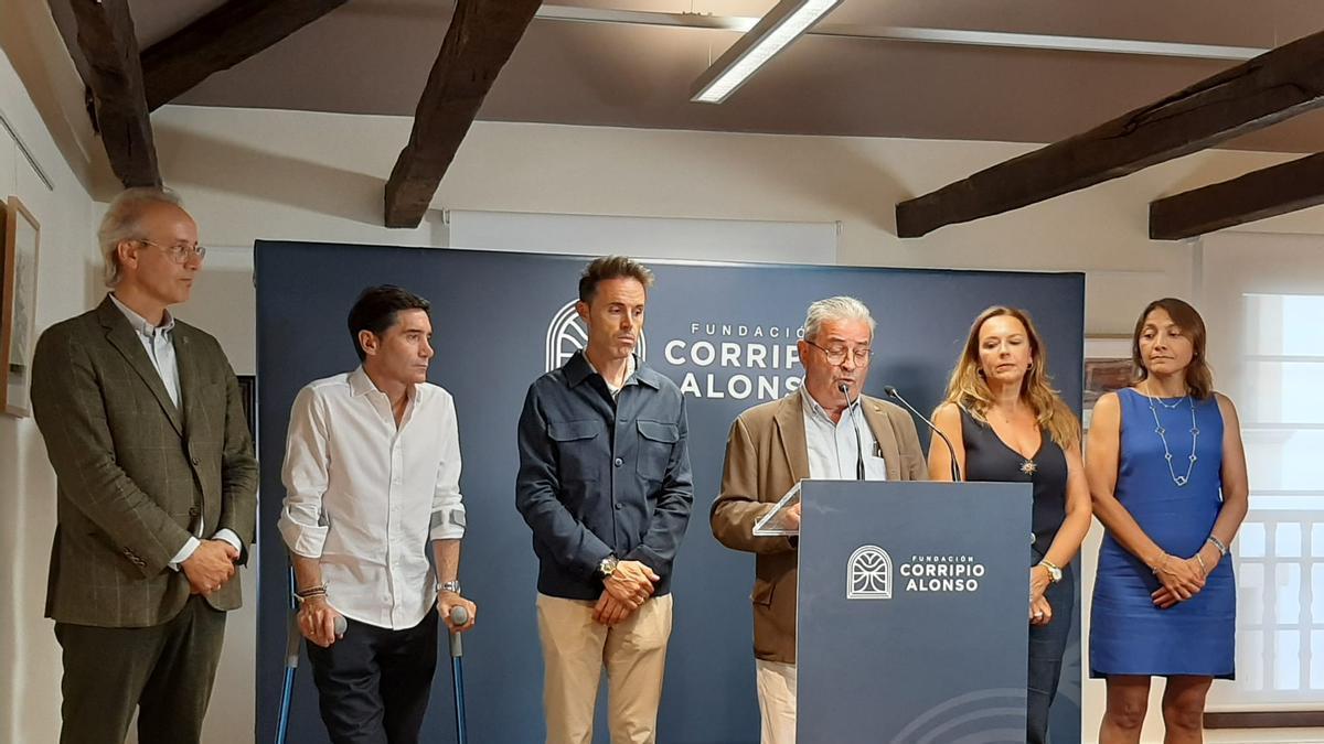 Por la izquierda, Andrés Álvarez, Marcelino García Toral, Samuel Sánchez, Bernardo Sopeña, Cristina Álvarez Mendo y Paola Suárez, del jurado de Bienestar Social y Deportes