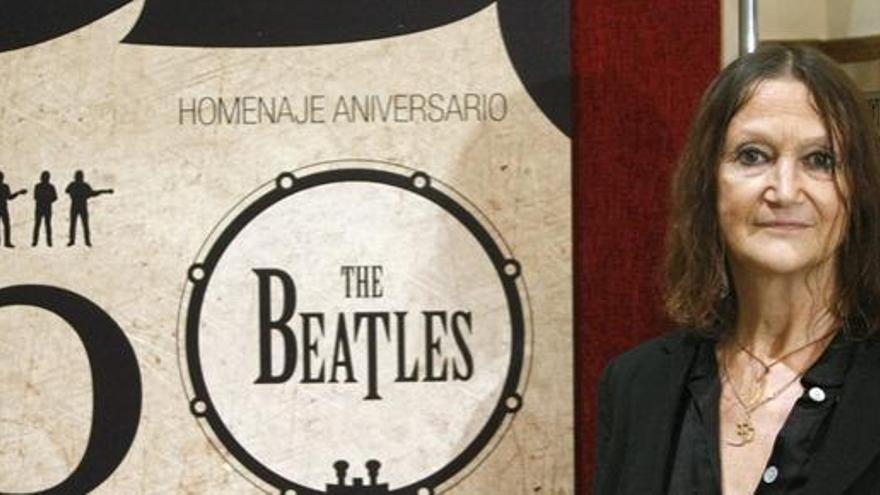 Julia Baird, hermana de John Lennon, durante la presentación en rueda de prensa en la Casa de Galicia del &quot;Homenaje 50 aniversario The Beatles&quot;.