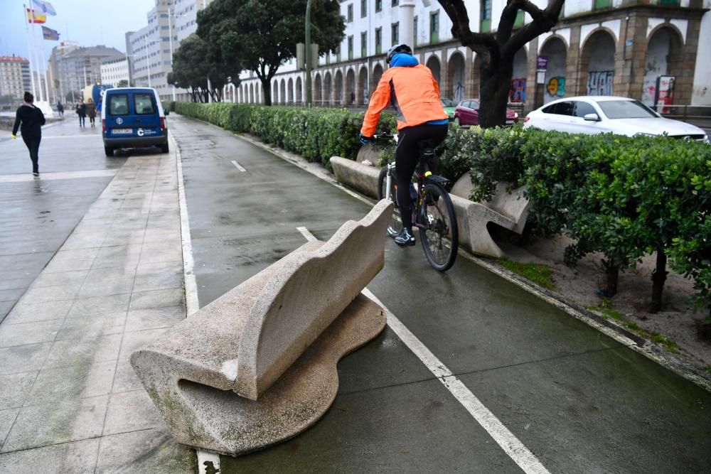 El temporal deja rastro en el paseo coruñés