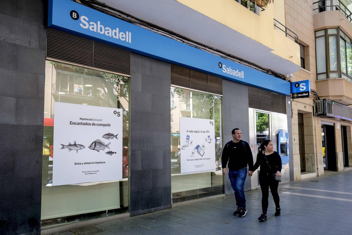 La deuda y el ahorro en los bancos presenta un notable equilibrio