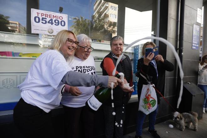 La papelería Sastre de s'Arenal reparte 400.000 euros del Gordo de Navidad