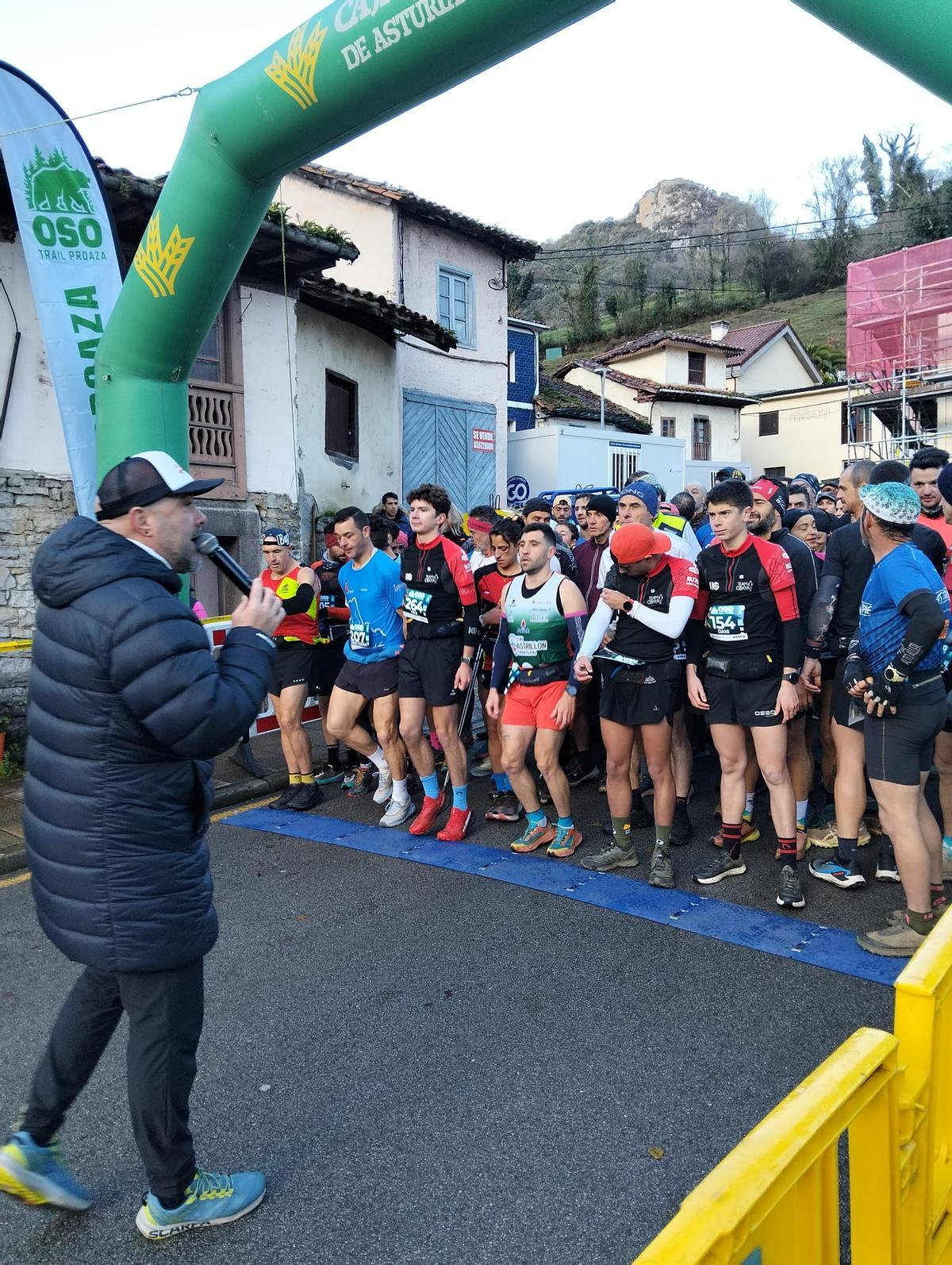 Corredores dispuestos para la salida.