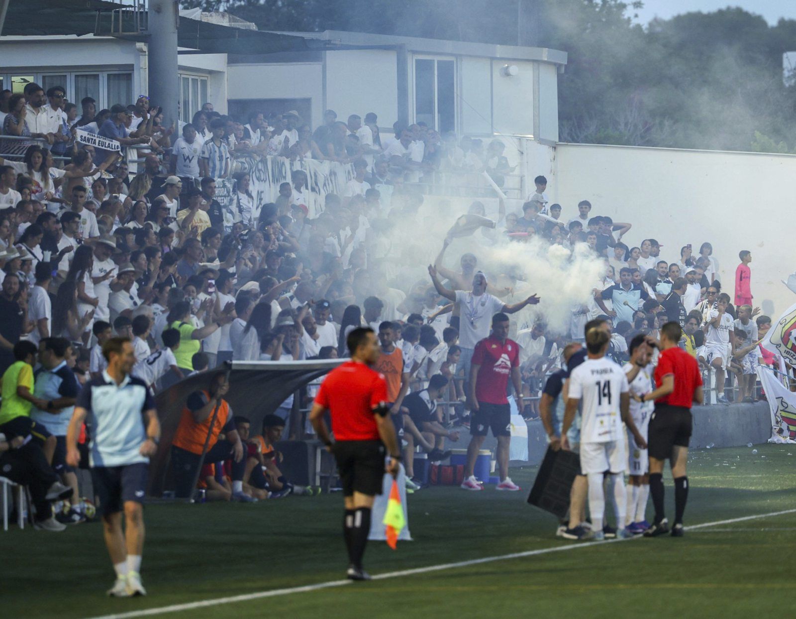Una imagen del partido entre la Peña Deportiva y el Arenas de Armilla. | MARCELO SASTRE