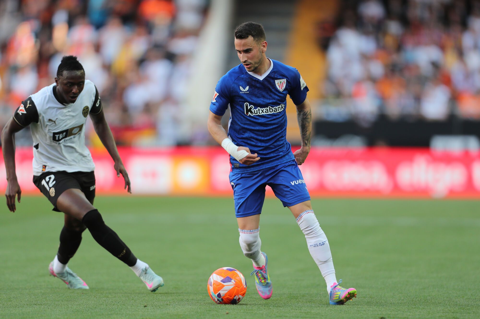 Alex Berenguer of Athletic Club in action during the Spanish League, LaLiga EA Sports, football match played between Valencia CF and Athletic Club de Bilbao at Mestalla stadium on May 18, 2025, in Madrid, Spain. AFP7 18/05/2025 ONLY FOR USE IN SPAIN. Ivan Terron / AFP7 / Europa Press;2025;SOCCER;SPAIN;SPORT;ZSOCCER;ZSPORT;Valencia CF v Athletic Club de Bilbao - LaLiga EA Sports;