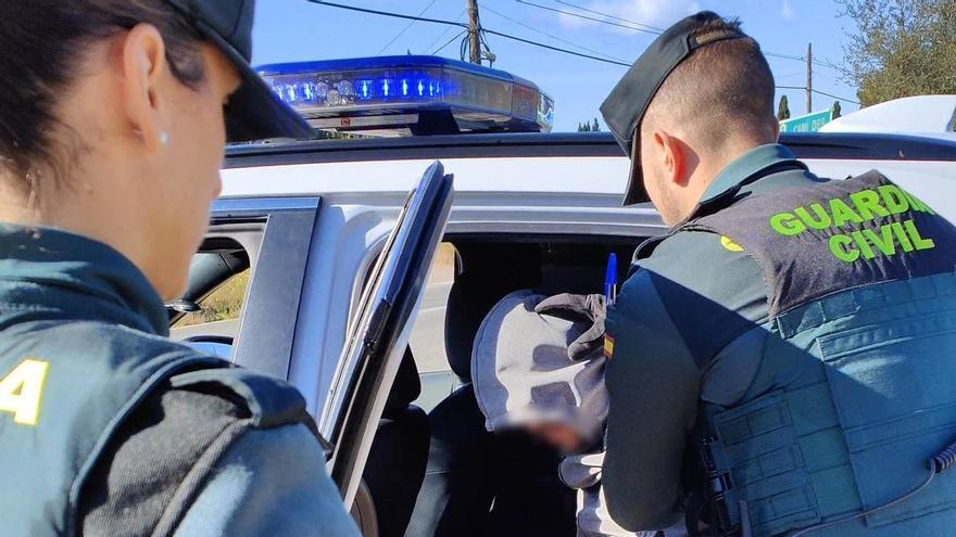 Detenidos dos jóvenes al sufrir un accidente de moto cuando huían después de robar en dos restaurantes de Sóller