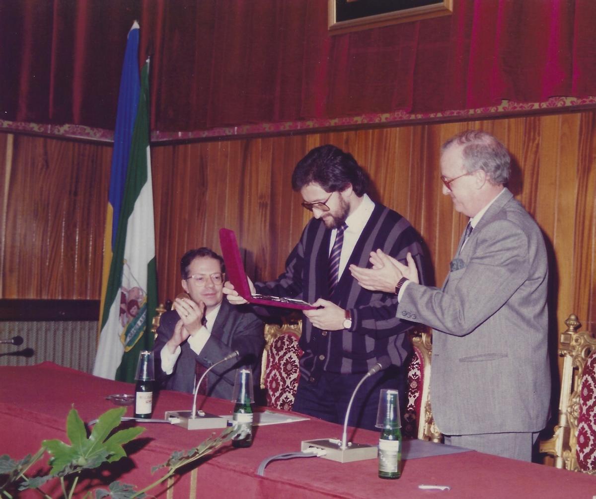 Lliurament de la Fulla de Figuera de Plata amb motiu del 150è aniversari de l'Institut