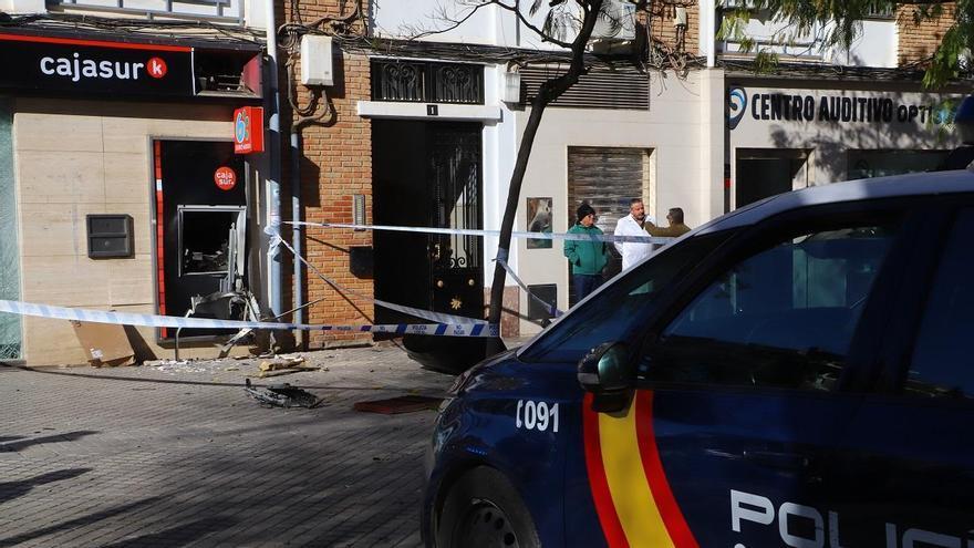 El robo del cajero explosionado en la Fuensanta asciende a unos 30.000 euros