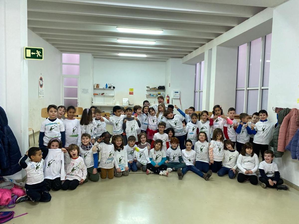 Escolares en el centro de artesanía de Aragón, en el barrio de Las Fuentes de Zaragoza.