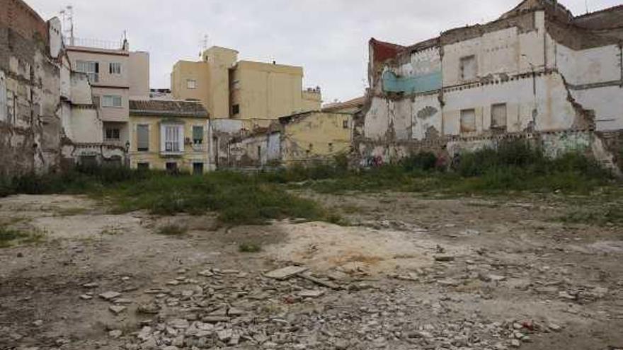 El convenio prevé la construcción de viviendas protegidas en la calle Gigantes y en Lagunillas.