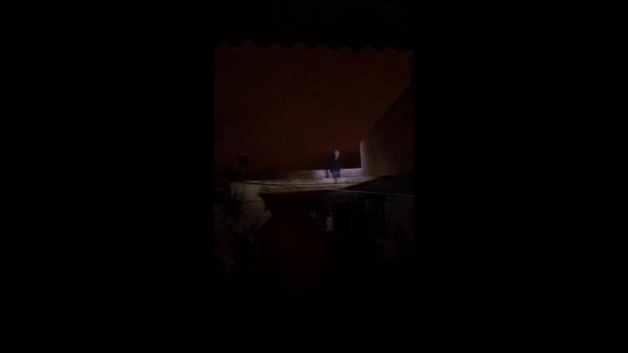 Se atrinchera en el tejado de su casa del Cabezo tras agredir a su madre y lanza piedras a la Guardia Civil