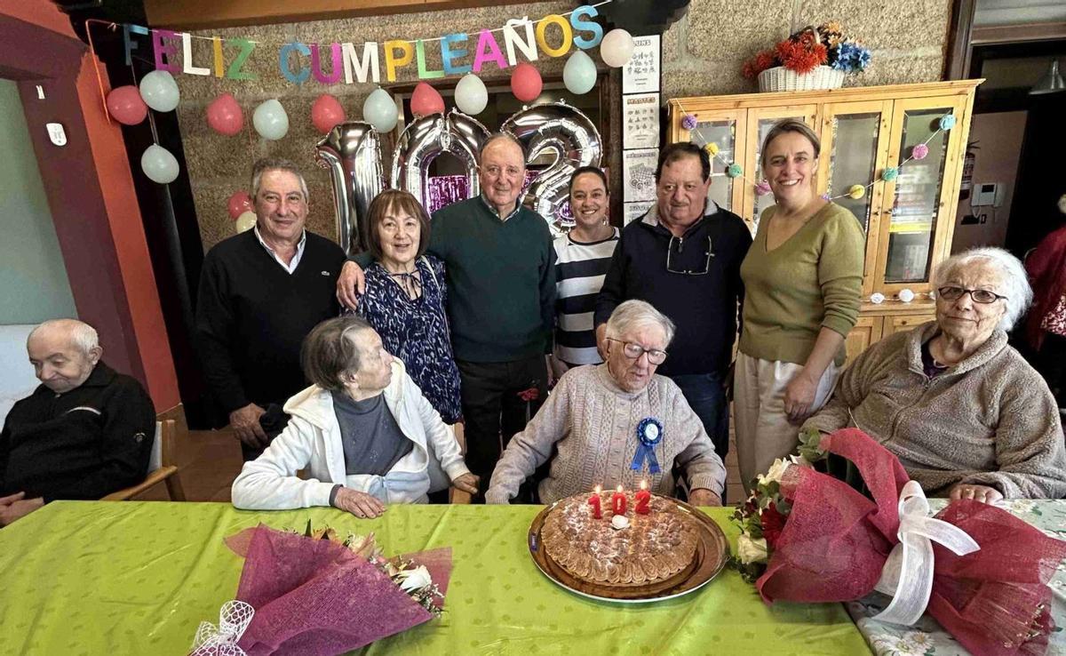 Carmen Pazos celebra 102 años arropada por familia y autoridades